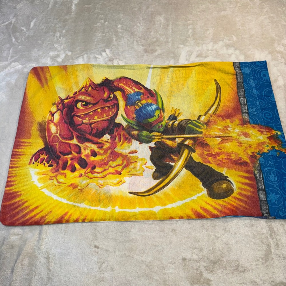 2013 Skylanders Giants Pillowcase Standard Eruptor Tree Rex Gill Grunt Blue